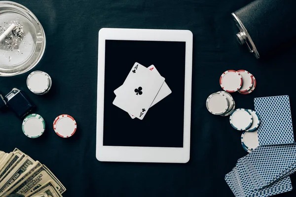 Player hand showing selected dominoes and betting interface overlay